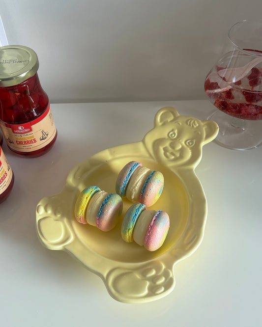 Rainbow macarons (8pcs in a box)